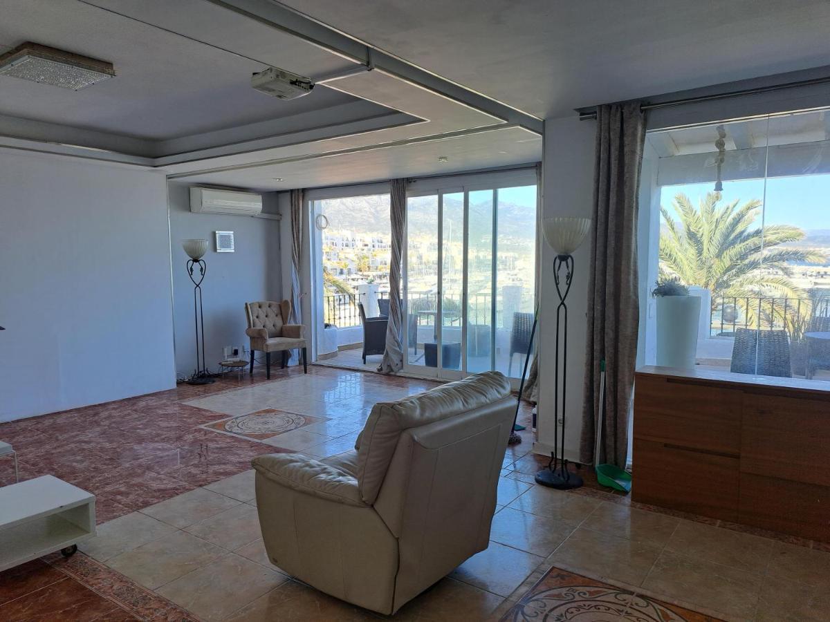Private Suites In Huge Penthouse 1St Line Puerto Banus, Incredible Views, Jacuzzis Marbella Exterior foto